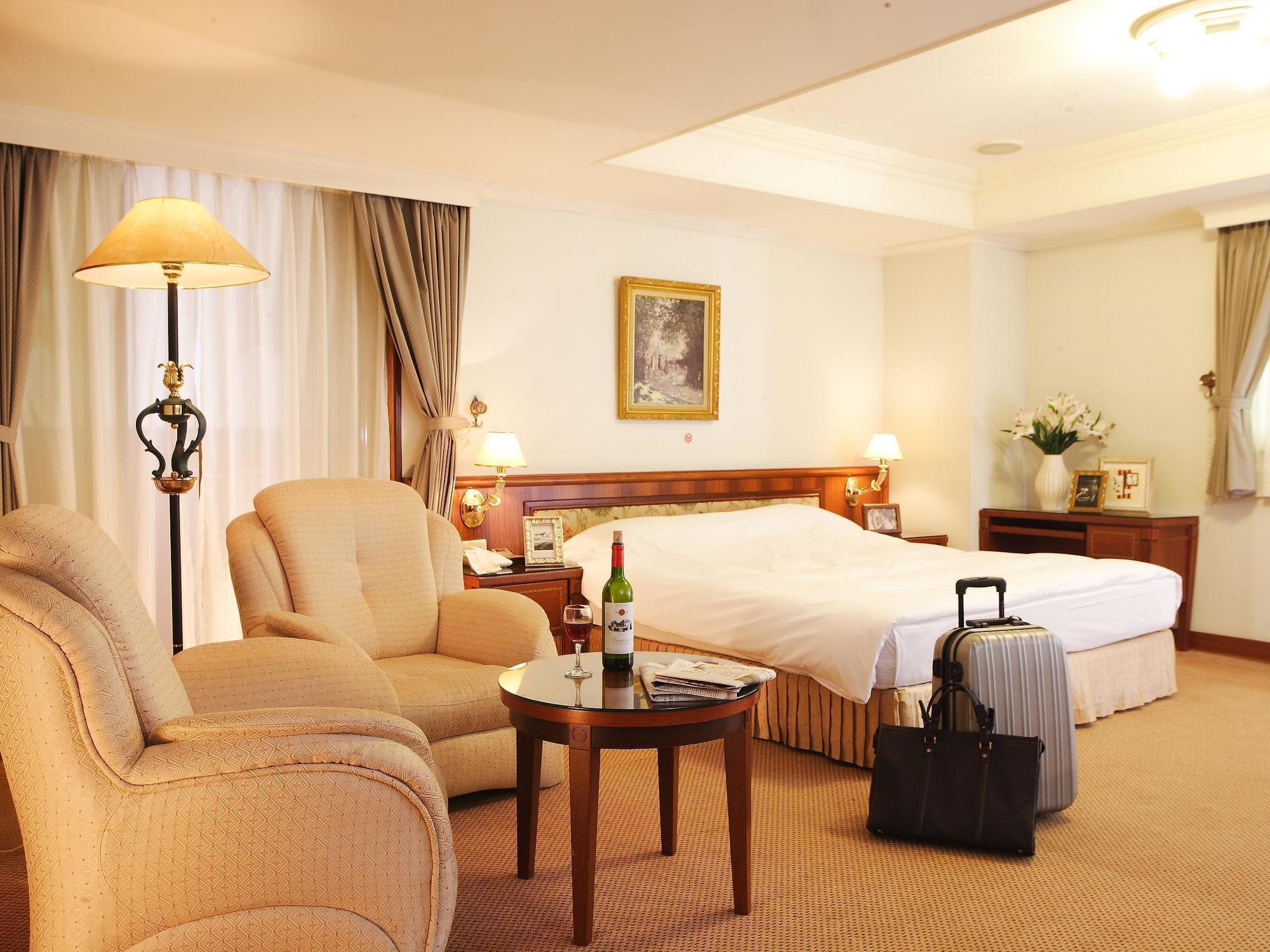 Kingdom Hotel Синьчжу Экстерьер фото