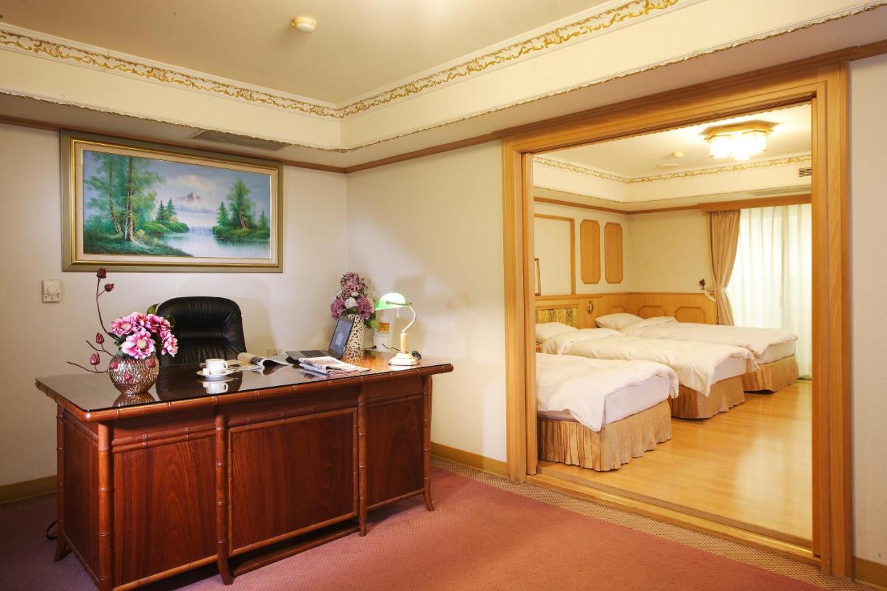 Kingdom Hotel Синьчжу Экстерьер фото